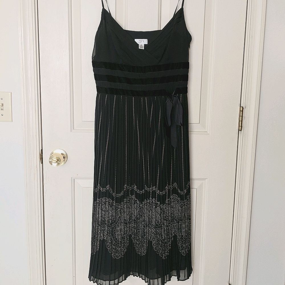 Women's Strap Black Midi Pleated Dress